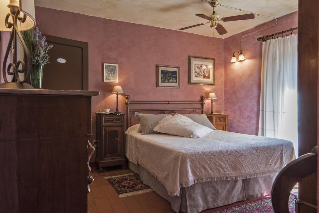 Il Casolare Di Libbiano Guest House San Gimignano Bagian luar foto
