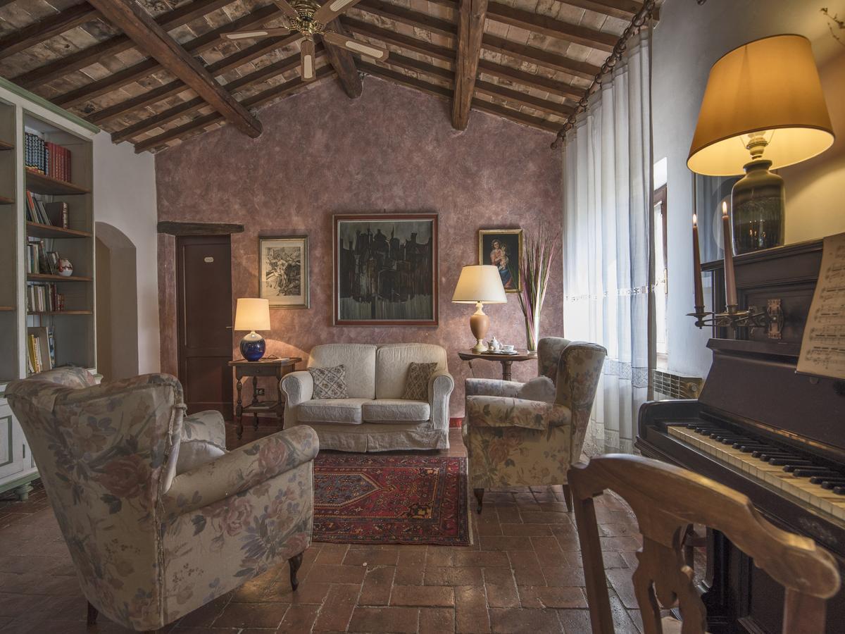 Il Casolare Di Libbiano Guest House San Gimignano Bagian luar foto